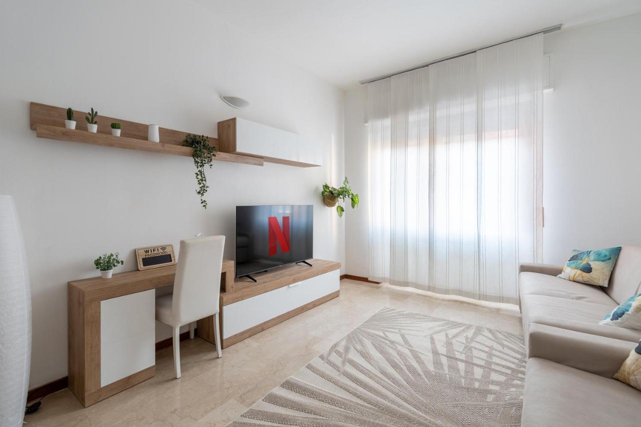 San Siro Big House Wifi Netflix Free Parking Apartamento Milão Exterior foto